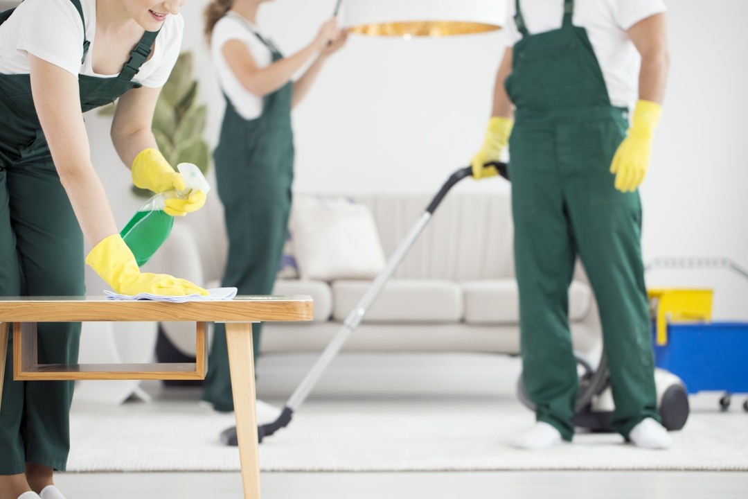 Read more about the article Dlaczego warto wynająć firmę sprzątającą do regularnego sprzątania domu?